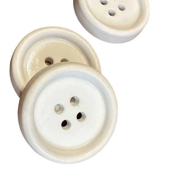 Vintage 1960s Chunky White 1.5” Coat Buttons - dozen - Picture 5 of 9
